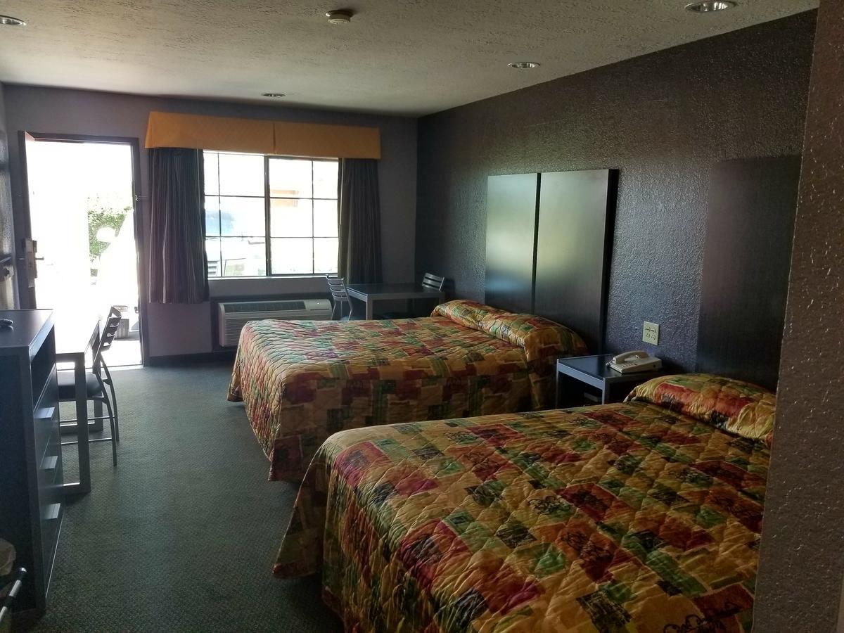 Executive Inn פסדינה מראה חיצוני תמונה