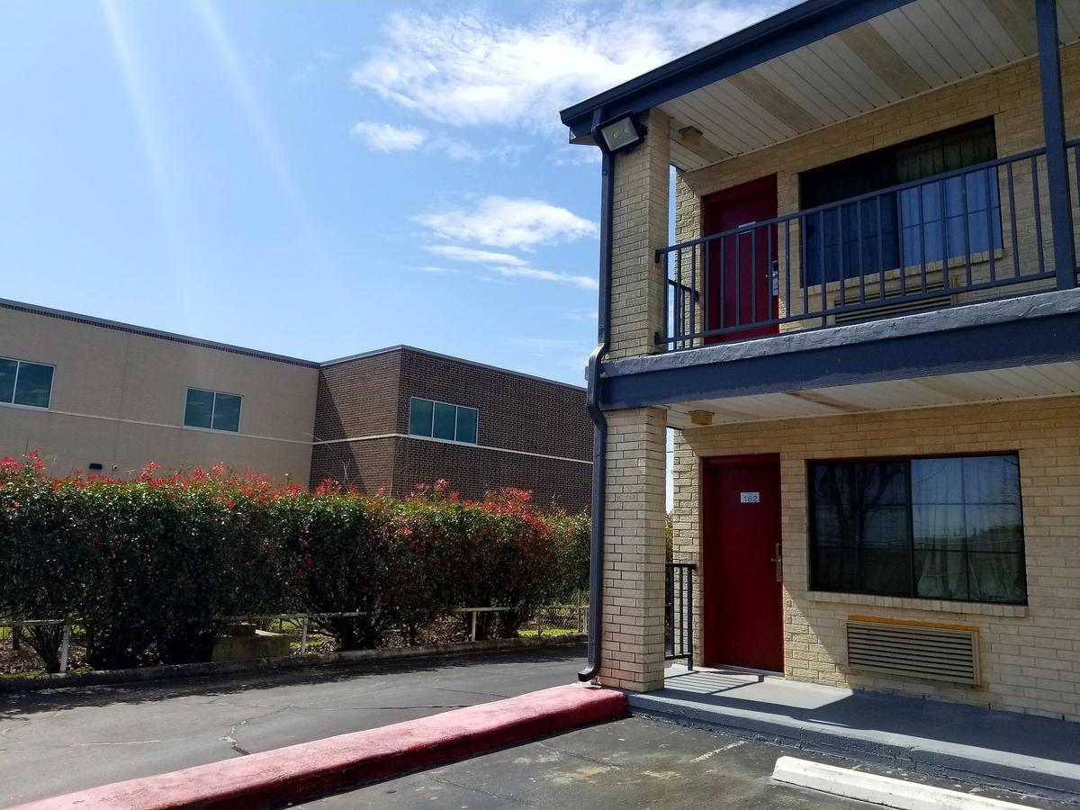 Executive Inn פסדינה מראה חיצוני תמונה